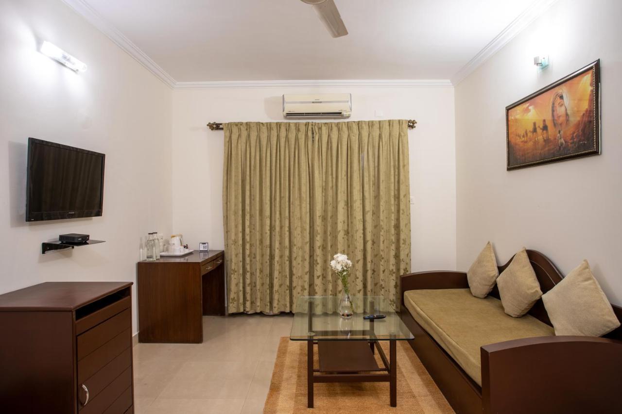 Goa Villagio & - A Unit Of Ihm, 10 Min Walk From Resort 4*