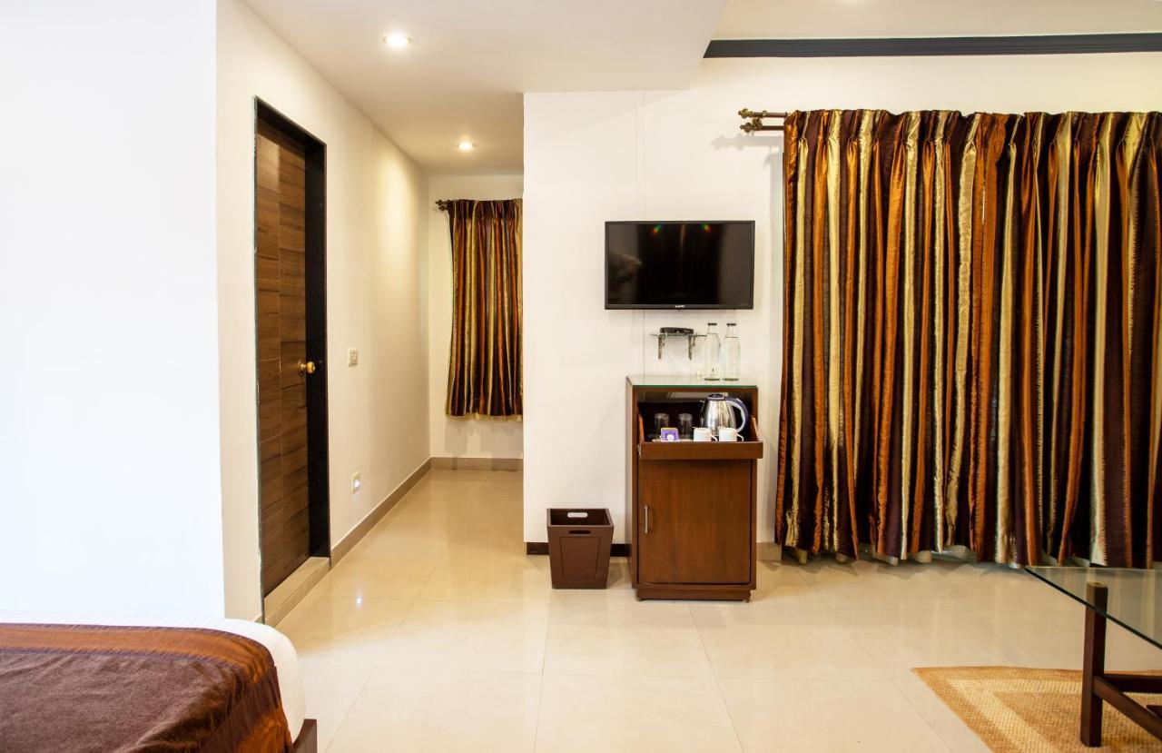 Resort Goa Villagio & - A Unit Of Ihm, 10 Min Walk From
