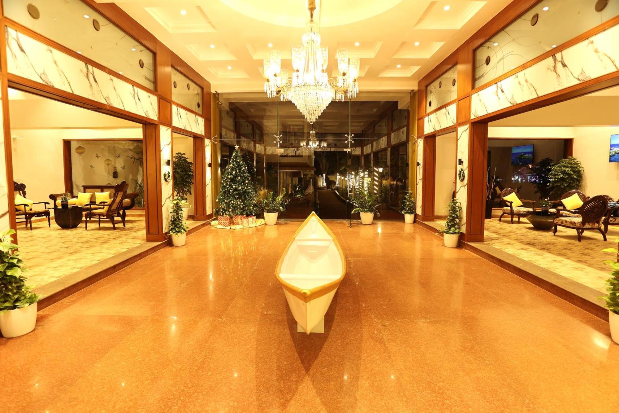 Goa Villagio & - A Unit Of Ihm, 10 Min Walk From Resort 4*