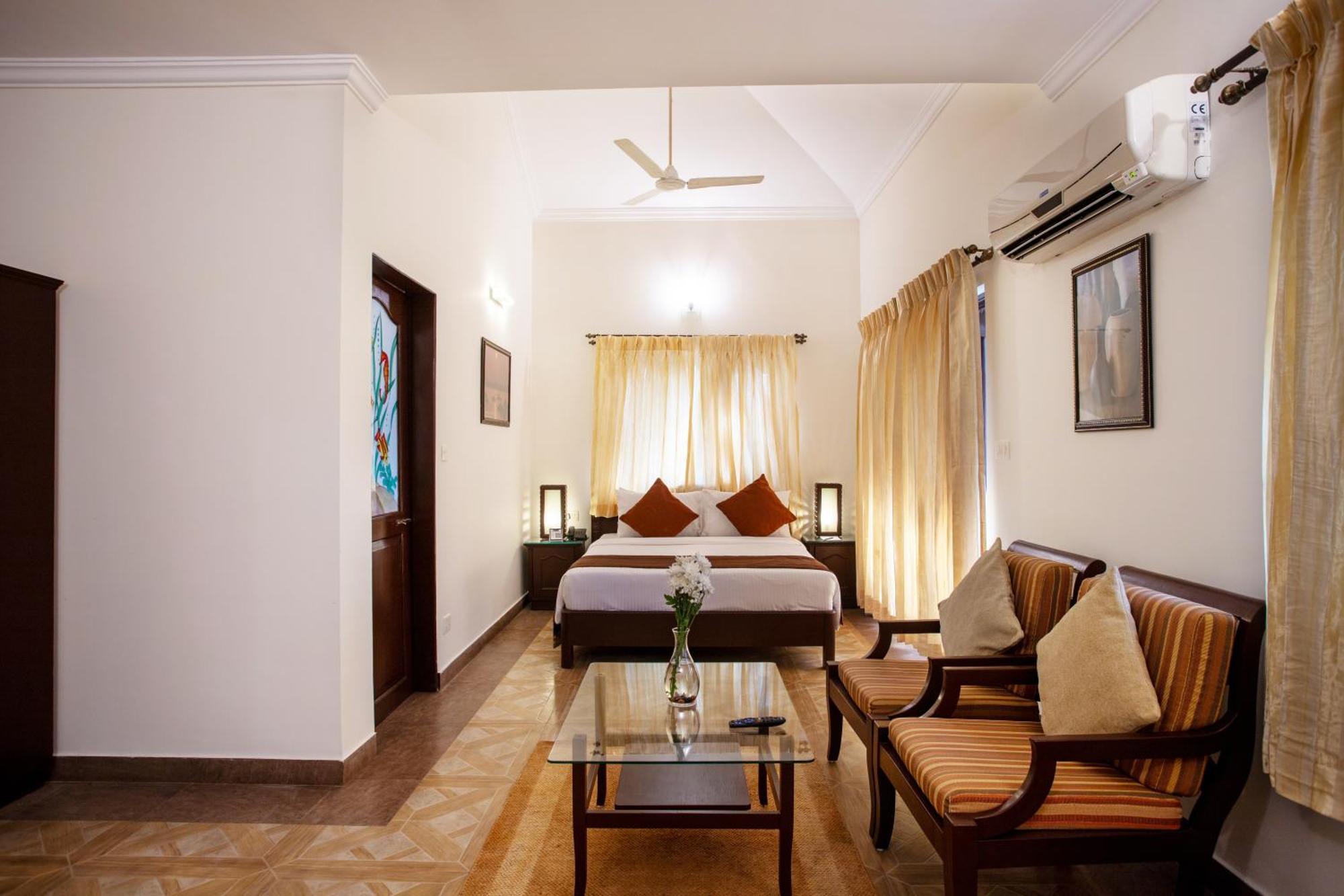 Goa Villagio & - A Unit Of Ihm, 10 Min Walk From Resort 4*